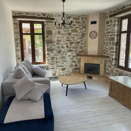 Villa Stavros Apartments *